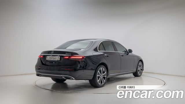 Mercedes-Benz E-Class (W213) E300e 4MATIC Exclusive 2021 — фото 2