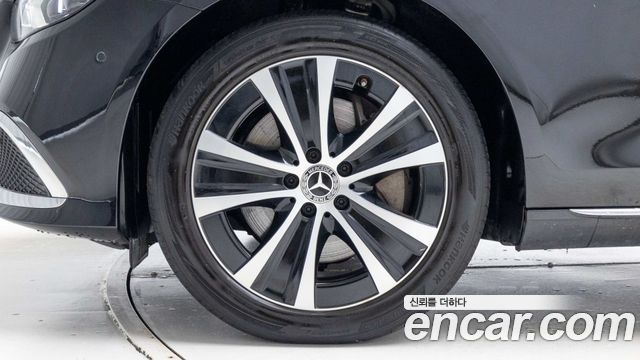 Mercedes-Benz E-Class (W213) E300e 4MATIC Exclusive 2021 — фото 5