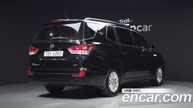 KG Mobility (SsangYong) Korando Turismo 2WD GT 11-seater 2014 — фото 2