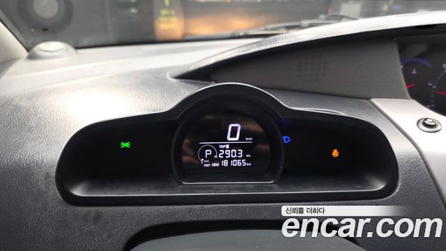 KG Mobility (SsangYong) Korando Turismo 2WD GT 11-seater 2014 — фото 8