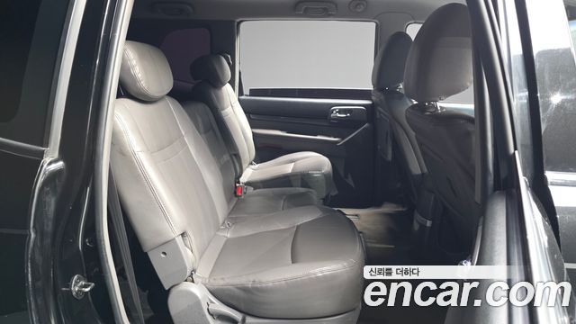 KG Mobility (SsangYong) Korando Turismo 2WD GT 11-seater 2014 — фото 12