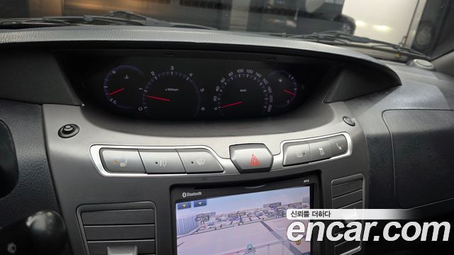 KG Mobility (SsangYong) Korando Turismo 2WD GT 11-seater 2014 — фото 18