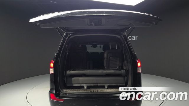 KG Mobility (SsangYong) Korando Turismo 2WD GT 11-seater 2014 — фото 20