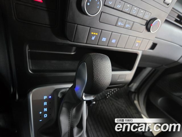 Hyundai Staria Cargo 3-Seater Smart 2023 — фото 9