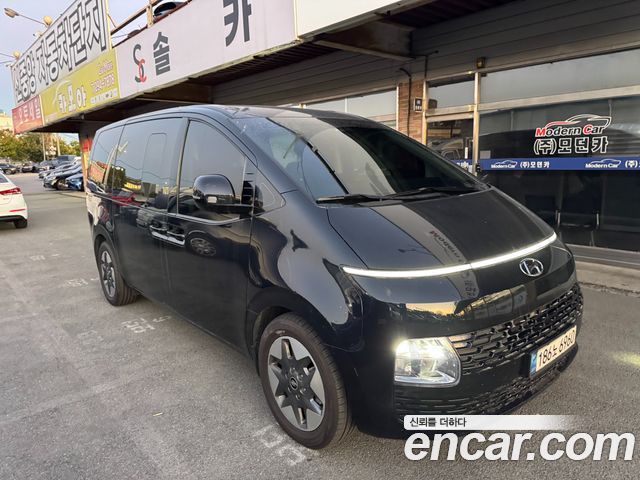 Hyundai Staria Tourer 9-Seater Modern