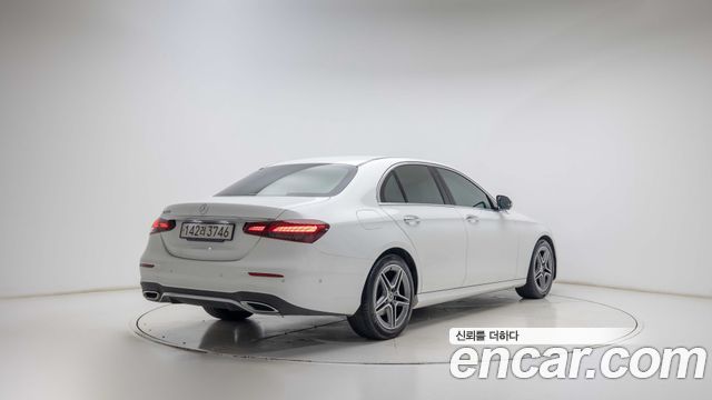 Mercedes-Benz E-Class (W213) E250 AMG Line 2023 — фото 2