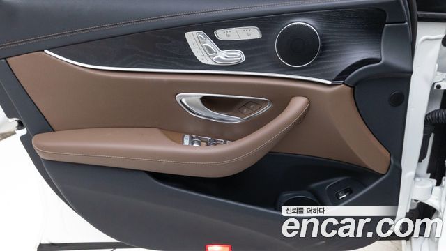 Mercedes-Benz E-Class (W213) E250 AMG Line 2023 — фото 19