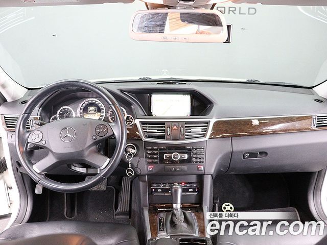 Mercedes-Benz E-Class (W212) E200 CGI 2011 — фото 19