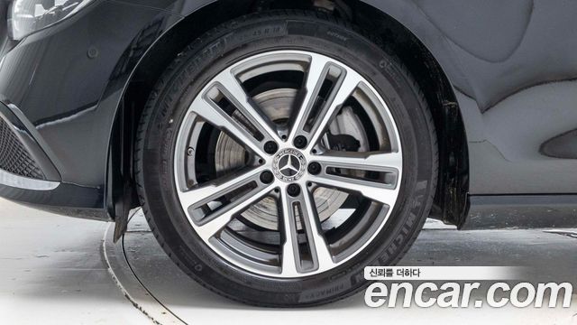 Mercedes-Benz E-Class (W213) E250 Avantgarde 2023 — фото 5