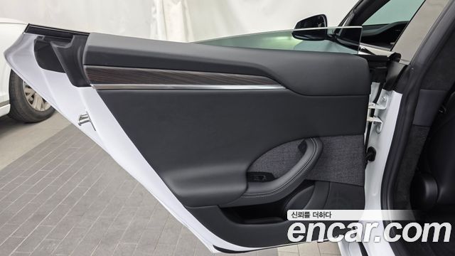 Tesla Model S AWD 2023 — фото 25