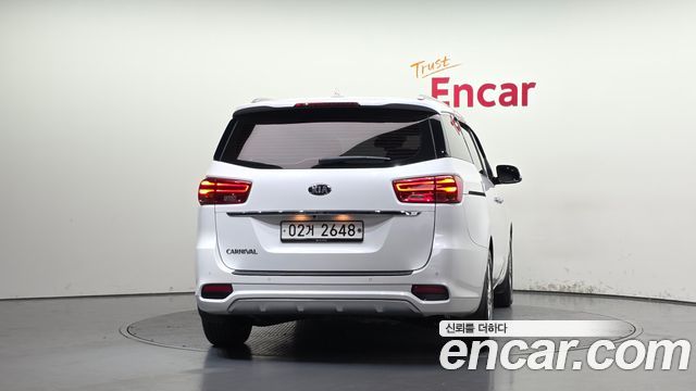 Kia Carnival 9-Seater Noblesse Special 2019 — фото 4