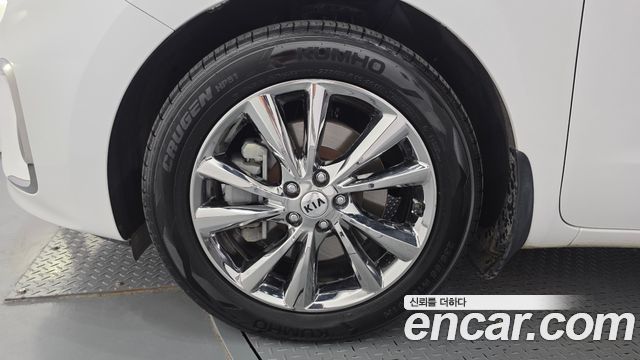 Kia Carnival 9-Seater Noblesse Special 2019 — фото 5