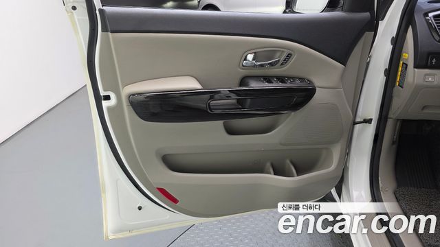 Kia Carnival 9-Seater Noblesse Special 2019 — фото 24