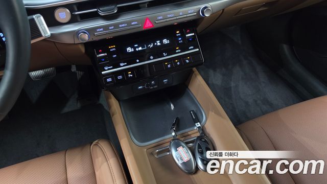 Hyundai Grandeur (GN7) 2,5 Gasoline 2WD Premium 2025 — фото 15