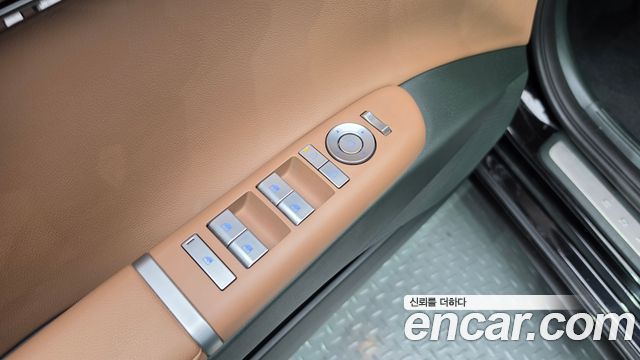 Hyundai Grandeur (GN7) 2,5 Gasoline 2WD Premium 2025 — фото 19