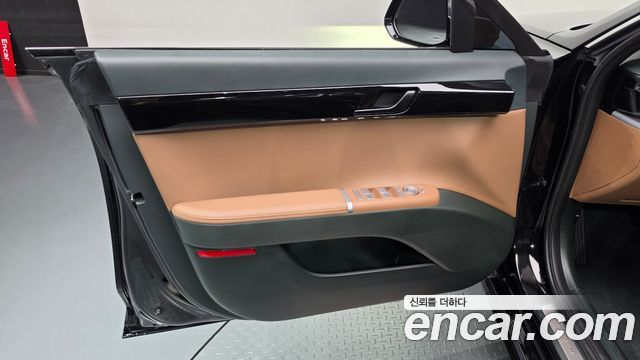 Hyundai Grandeur (GN7) 2,5 Gasoline 2WD Premium 2025 — фото 24