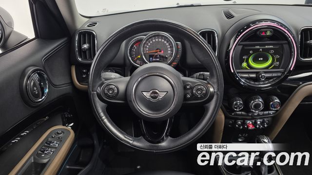MINI Cooper D Countryman Standard 2nd 2018 — фото 13