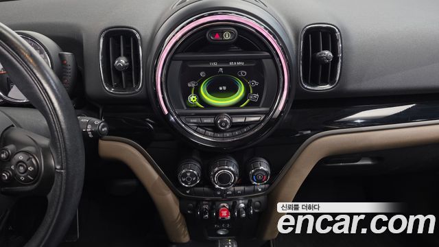 MINI Cooper D Countryman Standard 2nd 2018 — фото 15
