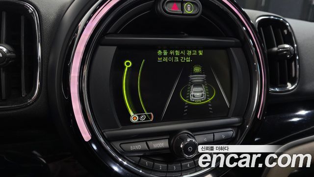 MINI Cooper D Countryman Standard 2nd 2018 — фото 17