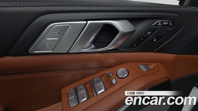 BMW X7 (G07) xDrive 40i Design Pure Excellence 6-Seater 2021 — фото 28