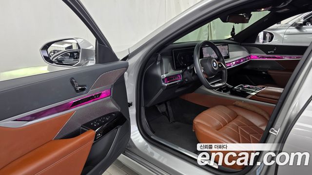 BMW 7 Series (G70) 740i sDrive Design Pure Excellence 2023 — фото 10