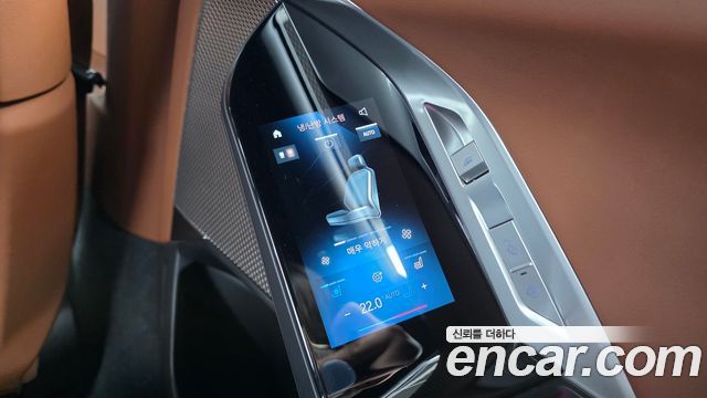 BMW 7 Series (G70) 740i sDrive Design Pure Excellence 2023 — фото 18