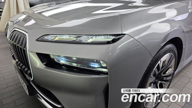 BMW 7 Series (G70) 740i sDrive Design Pure Excellence 2023 — фото 22