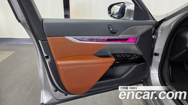 BMW 7 Series (G70) 740i sDrive Design Pure Excellence 2023 — фото 24