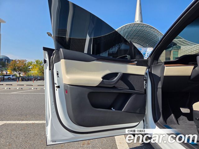 Tesla Model X AWD 2023 — фото 8