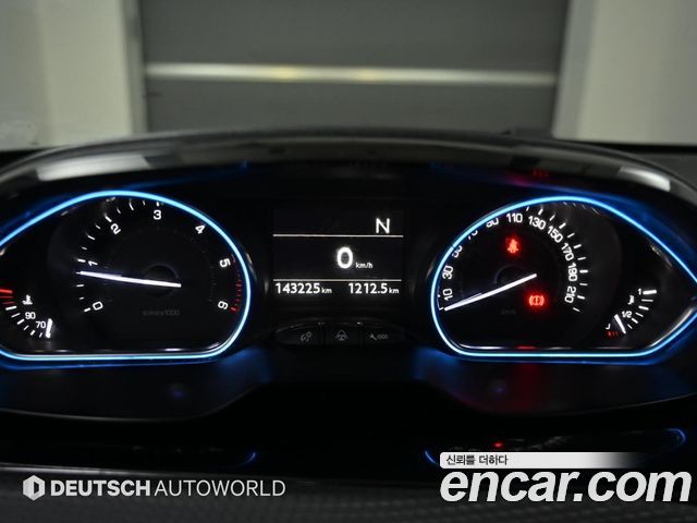 Peugeot 2008 1.6 BlueHDi Feline 2015 — фото 8