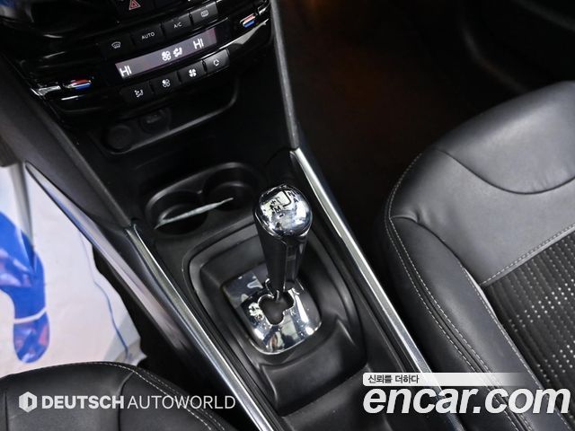 Peugeot 2008 1.6 BlueHDi Feline 2015 — фото 9