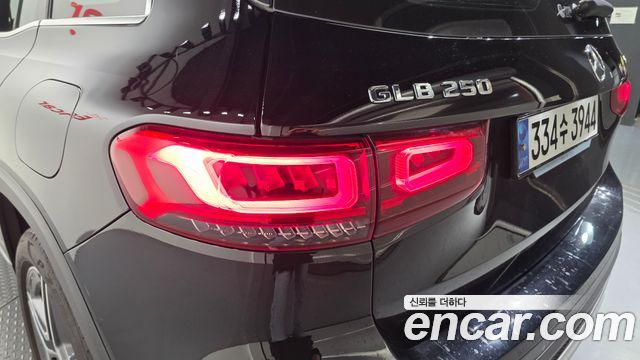 Mercedes-Benz GLB-Class (X247) GLB250 4MATIC 2023 — фото 23