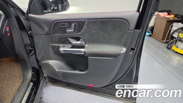 Mercedes-Benz GLB-Class (X247) GLB250 4MATIC 2023 — фото 24