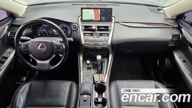 Lexus NX300h Executive 2017 — фото 7