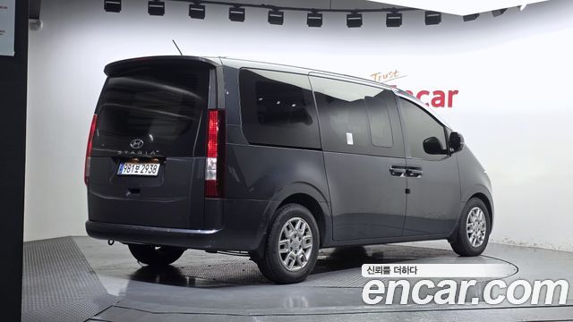 Hyundai Staria L3.5 Cargo 5-Seater Modern 2023 — фото 2