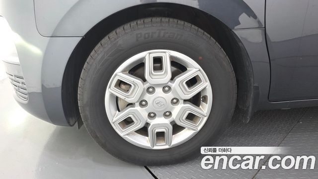 Hyundai Staria L3.5 Cargo 5-Seater Modern 2023 — фото 5