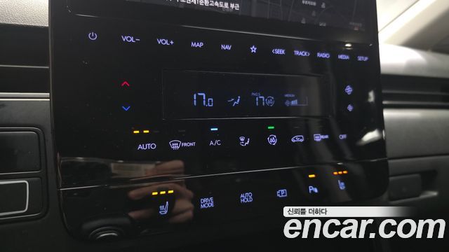 Hyundai Staria L3.5 Cargo 5-Seater Modern 2023 — фото 18