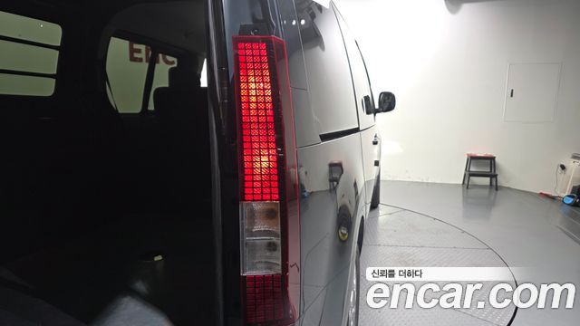 Hyundai Staria L3.5 Cargo 5-Seater Modern 2023 — фото 23