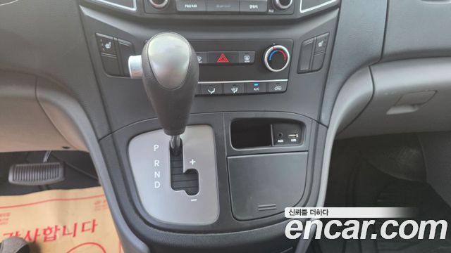 Hyundai Grand Starex 3-Seater VAN Smart 2018 — фото 18