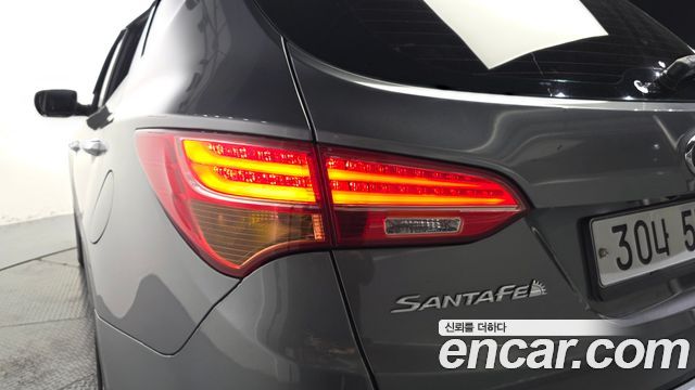 Hyundai Santa Fe (DM) Diesel(e-VGT) 2.0 2WD Premium 2013 — фото 23