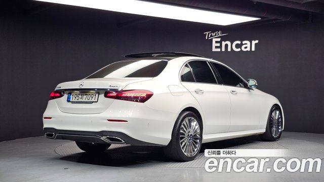 Mercedes-Benz E-Class (W213) E350 4MATIC AMG Line 2022 — фото 2