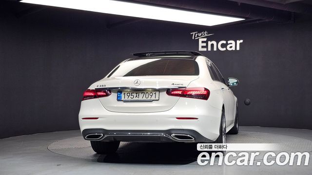 Mercedes-Benz E-Class (W213) E350 4MATIC AMG Line 2022 — фото 4