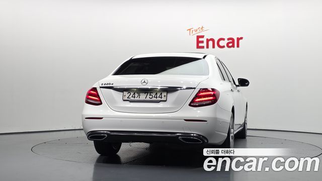 Mercedes-Benz E-Class (W213) E220d Avantgarde 2017 — фото 4