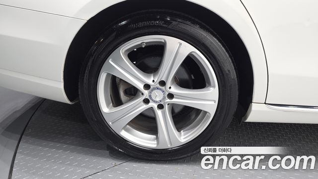 Mercedes-Benz E-Class (W213) E220d Avantgarde 2017 — фото 5
