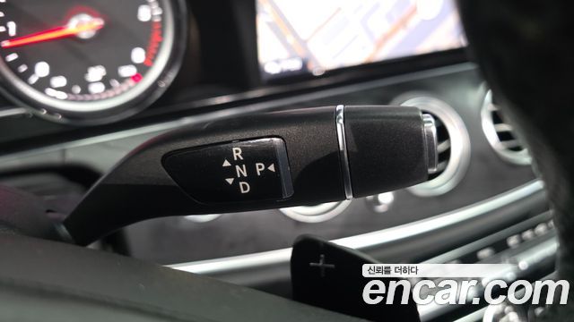Mercedes-Benz E-Class (W213) E220d Avantgarde 2017 — фото 9