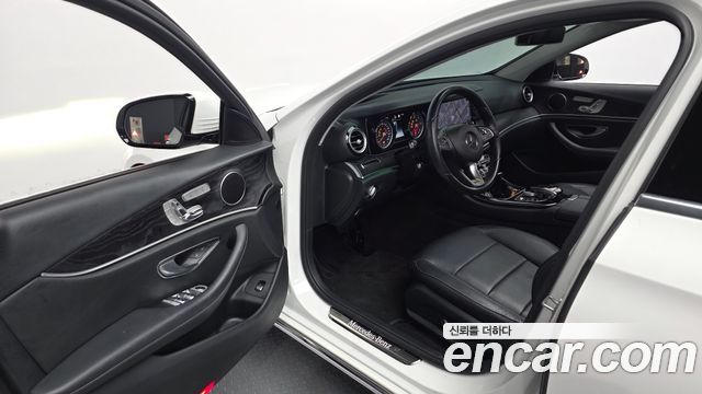 Mercedes-Benz E-Class (W213) E220d Avantgarde 2017 — фото 10