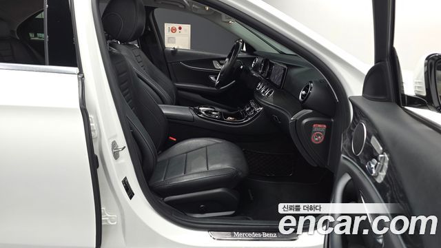 Mercedes-Benz E-Class (W213) E220d Avantgarde 2017 — фото 11