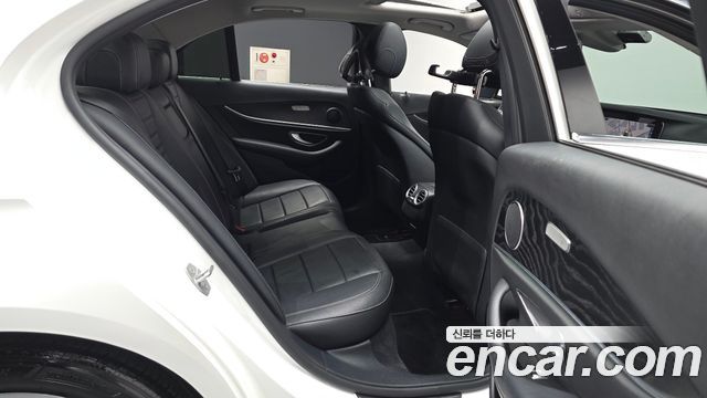 Mercedes-Benz E-Class (W213) E220d Avantgarde 2017 — фото 12
