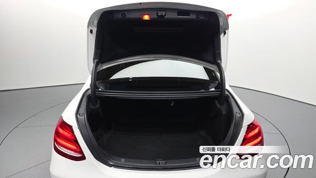 Mercedes-Benz E-Class (W213) E220d Avantgarde 2017 — фото 20