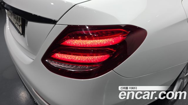 Mercedes-Benz E-Class (W213) E220d Avantgarde 2017 — фото 23